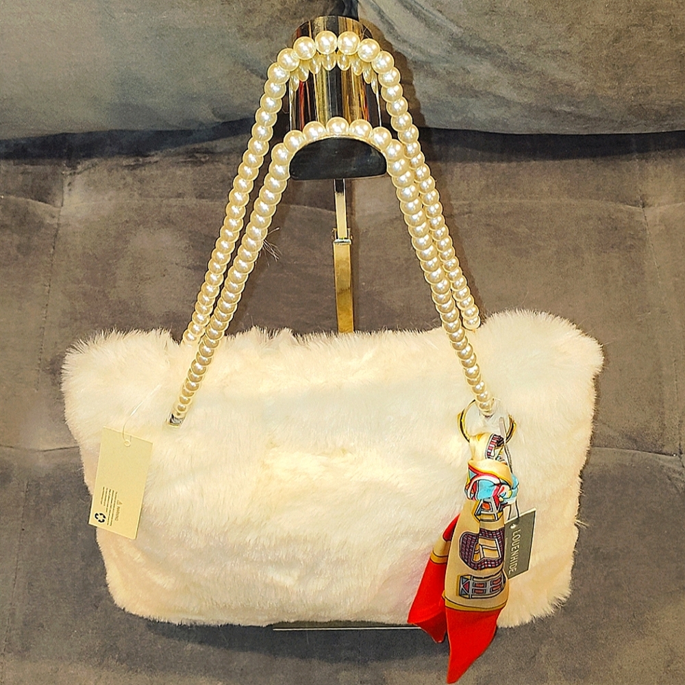 NWT LOUENHIDE KIKI MAISE VINTAGE WHITE FAUX FUR TOTE W/ FAUX PEARL HANDLES SCARF - Picture 4 of 12